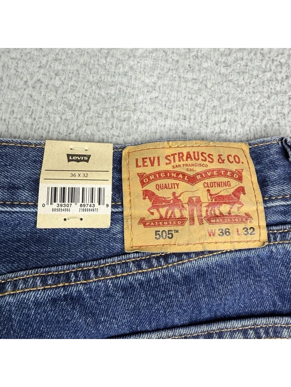 Levis 505 Blue Denim Jeans Men's 36x32 Regular Fit Straight Leg 100% Cotton NWT